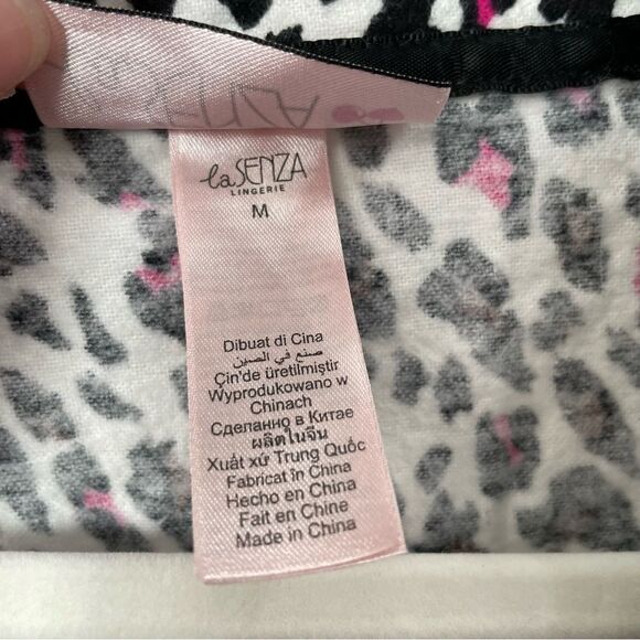 [M] La Senza Pink, White & Black Leopard Print Flannel Button Down Sleep Shirt - Picture 10 of 13